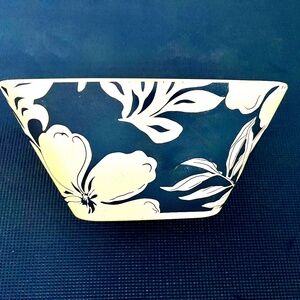 Aloha!  Bamboo Beautiful large Bowl